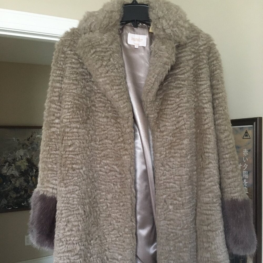 Laundry by Shelli Segal Faux Fur Coat in Natural - Size Small - NEW WITH TAGS!